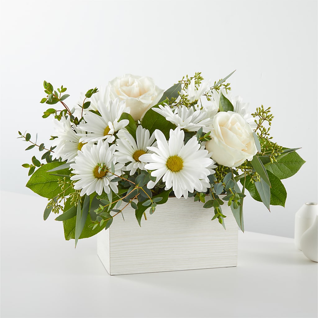 Fresh Linen Box Bouquet – FUJI'S ALADDIN FLOWERS, National City CA
