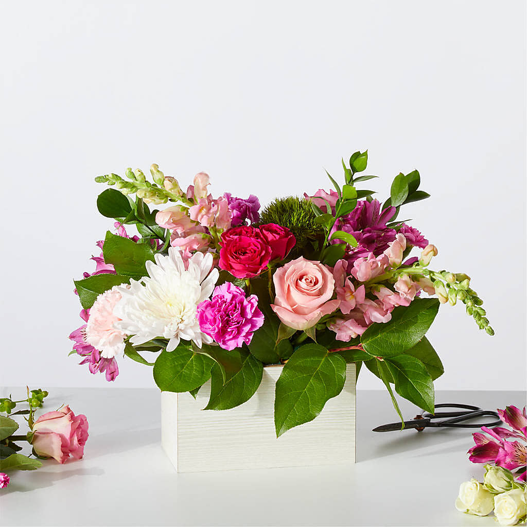 Sweetberry Box – A Florist Original – FUJI'S ALADDIN FLOWERS, National City CA