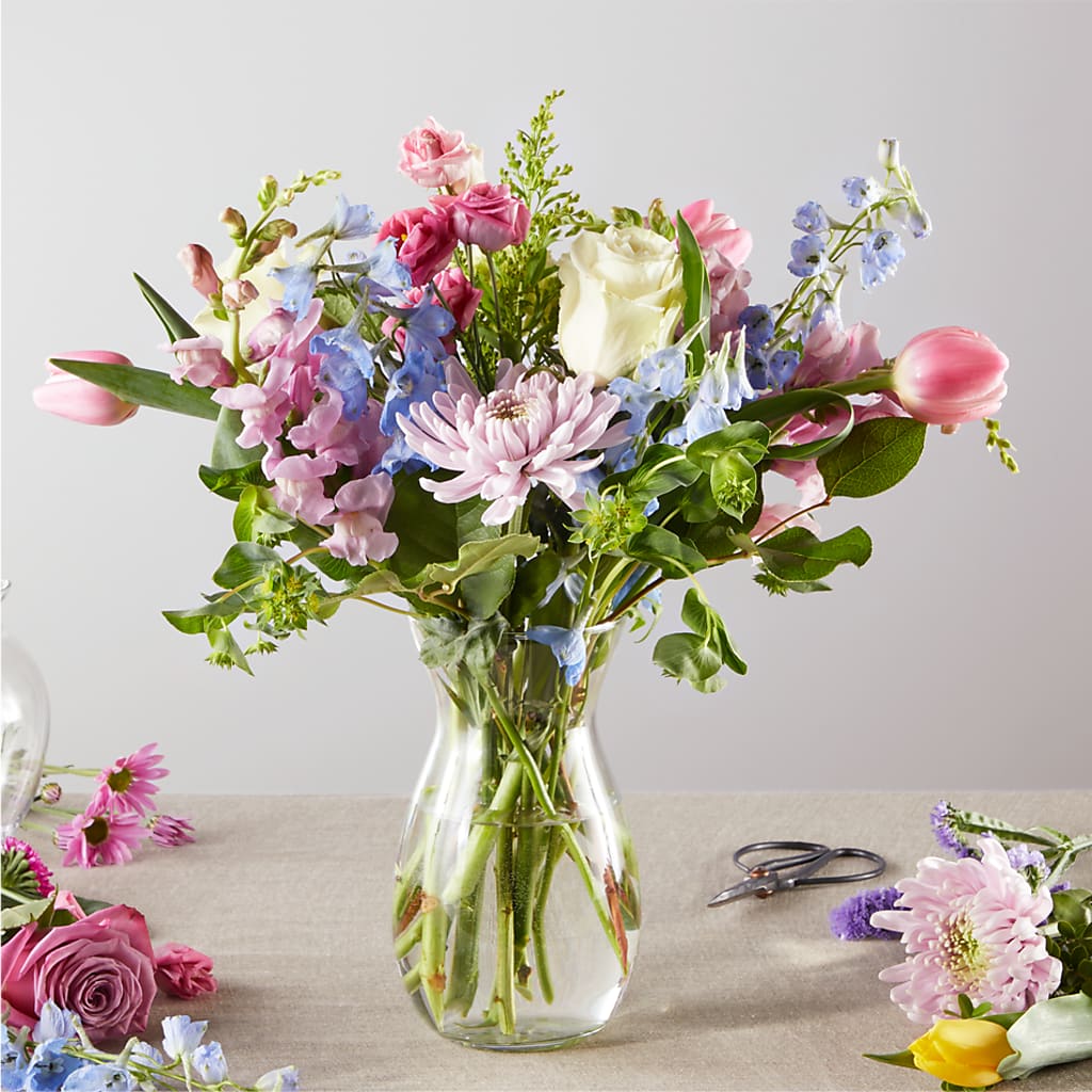 Pastel Tradition - A Florist Original – FUJI'S ALADDIN FLOWERS, National City CA