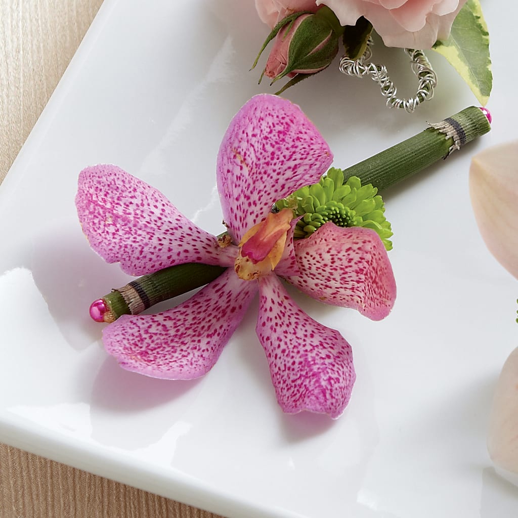 Pink Mokara Boutonniere – FUJI'S ALADDIN FLOWERS, National City CA