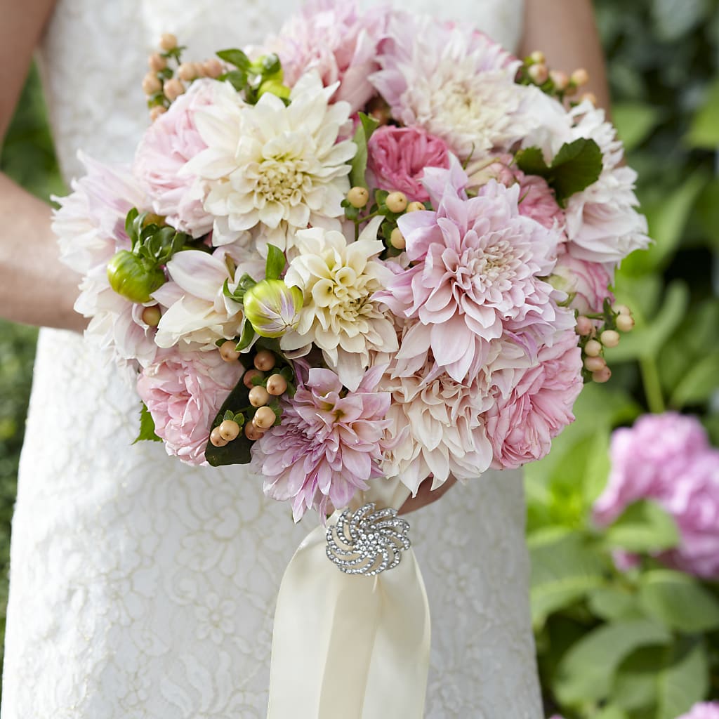 Heart's Promise Bouquet – FUJI'S ALADDIN FLOWERS, National City CA