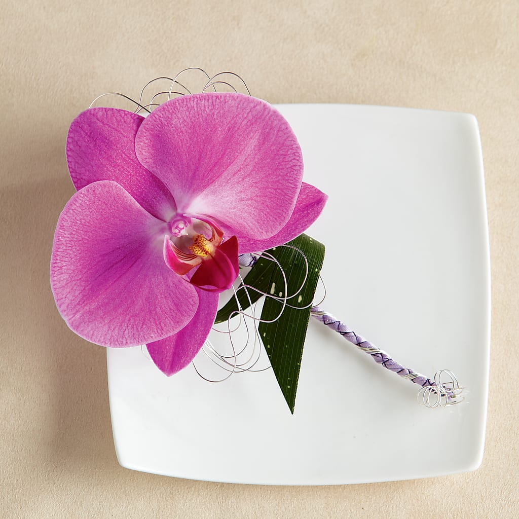 Glorious Boutonniere – FUJI'S ALADDIN FLOWERS, National City CA