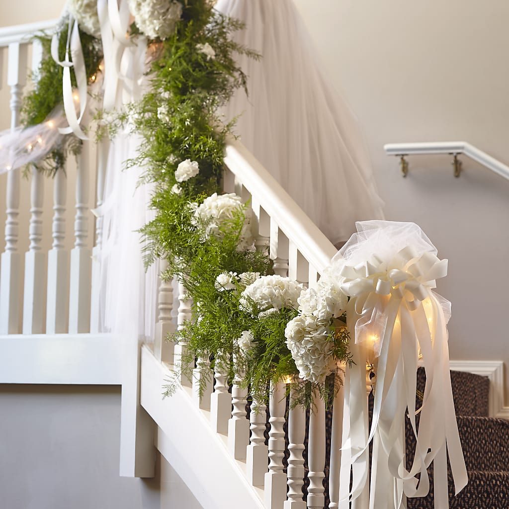 Champagne Dreams Garland – FUJI'S ALADDIN FLOWERS, National City CA