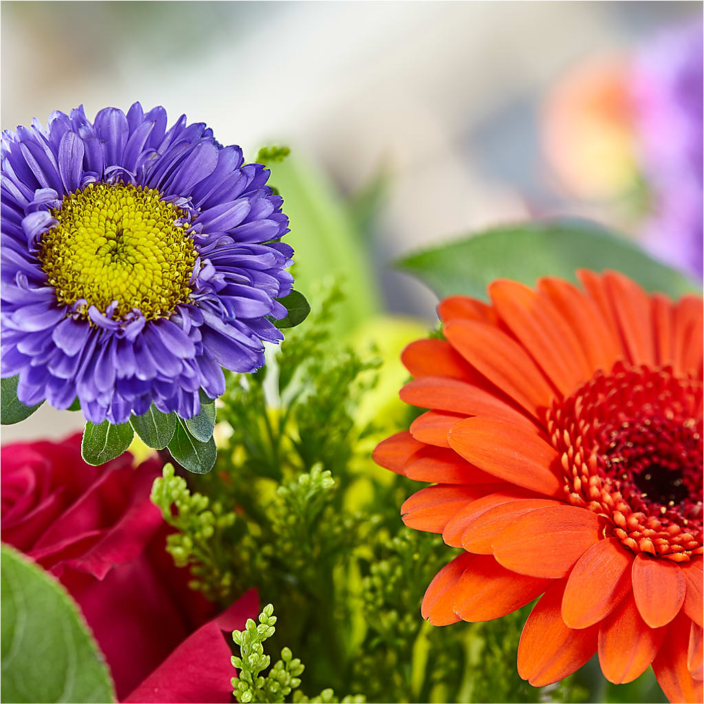 Bold & Bright – A Florist Original – FUJI'S ALADDIN FLOWERS, National City CA