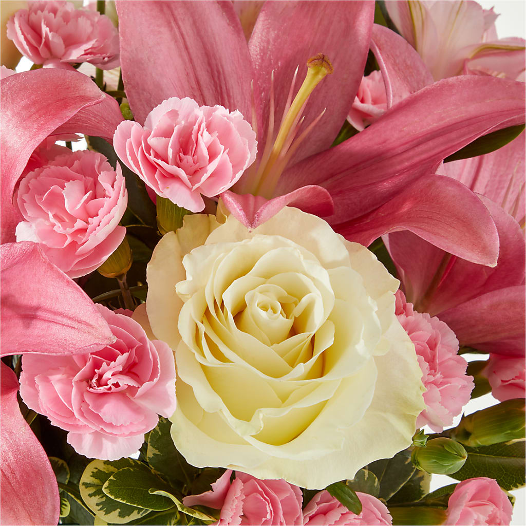Piece of Cake Bouquet – FUJI'S ALADDIN FLOWERS, National City CA