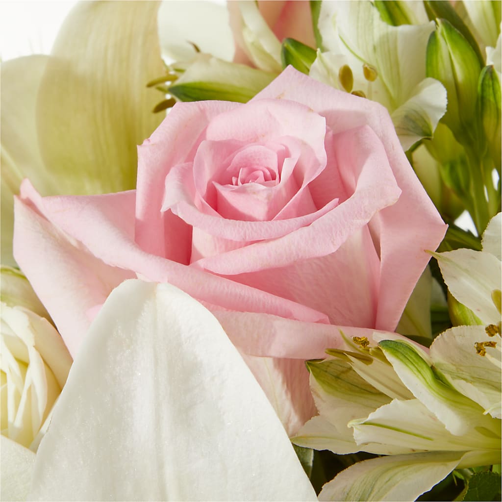 Kindhearted Bouquet – FUJI'S ALADDIN FLOWERS, National City CA