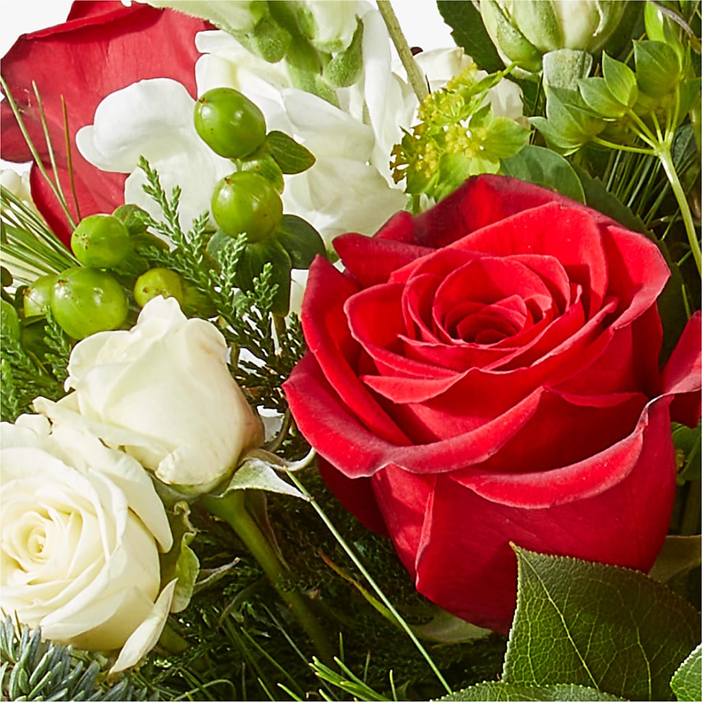 Deck the Halls Bouquet – FUJI'S ALADDIN FLOWERS, National City CA